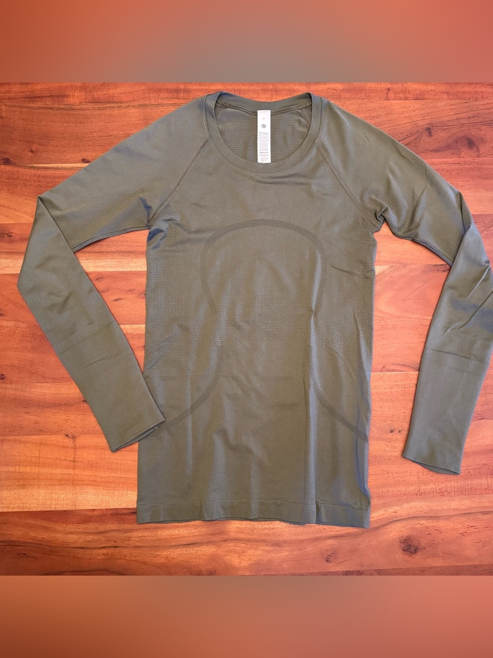 Lululemon Swiftly Long Sleeve Hip Length Shirt Size 4 Army Green